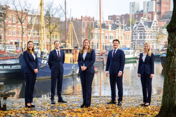 board 2016-2017 group photo