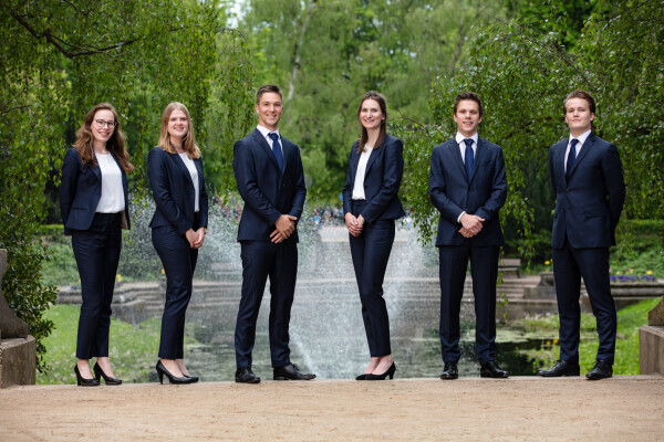 board 2019-2020 group photo