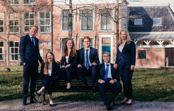 board 2023-2024 group photo